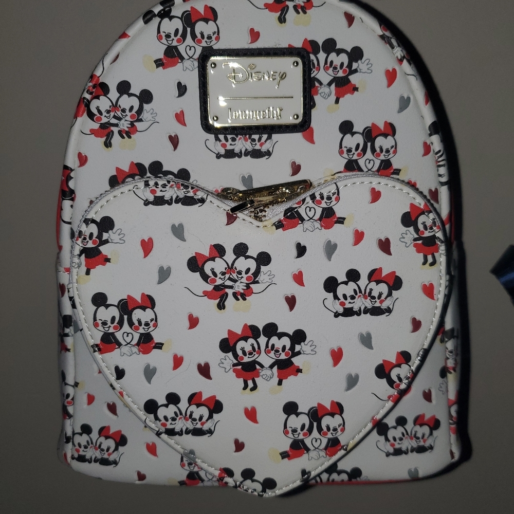 Loungefly  backpack white